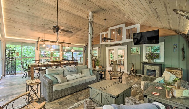 Hiawassee Getaway w/Hot Tub, Deck & Lake Access!