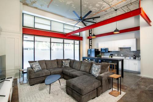 Historic Downtown Loft with Modern Flare