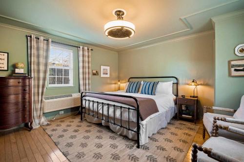 Hiwassee Room on Lookout Mountain