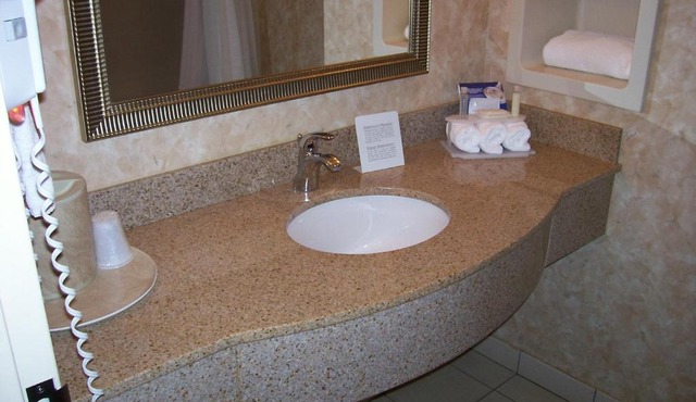 Holiday Inn Express Hotel & Suites - Concord by IHG