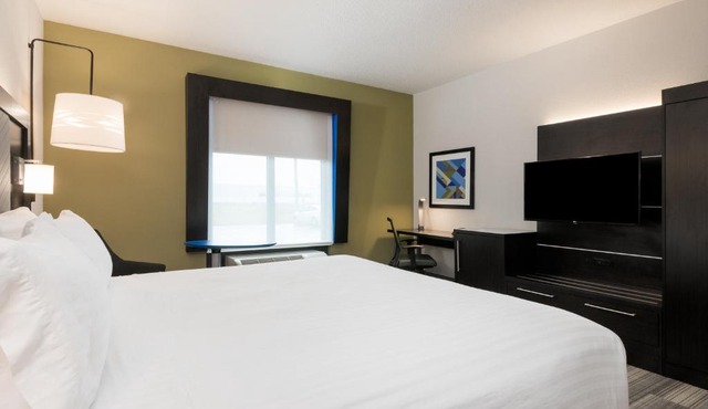 Holiday Inn Express & Suites Florence I-95 & I-20 Civic Ctr by IHG