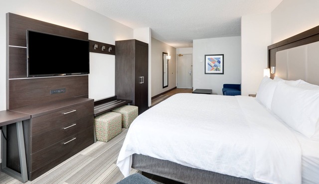 Holiday Inn Express & Suites Dublin by IHG