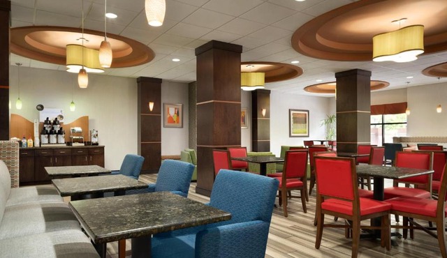 Holiday Inn Express & Suites Knoxville-Clinton by IHG