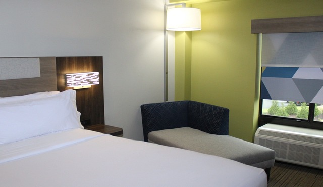 Holiday Inn Express & Suites Wilson-Downtown by IHG