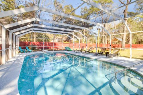 Home 2.5 Mi to Fort Stewart w/Heated Pool