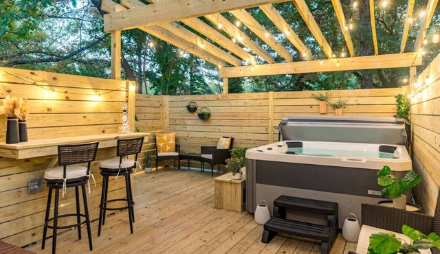 Hot Tub & Fire Pit | 4BR Oasis