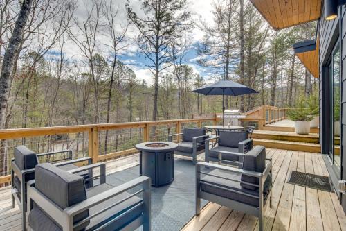 Hot Tub + Fire Pit: Modern North Carolina Retreat