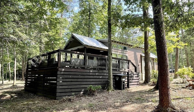 Impressive Cabin with Hot-tub and Close to Great Hiking Trails in Monteagle, Tennessee