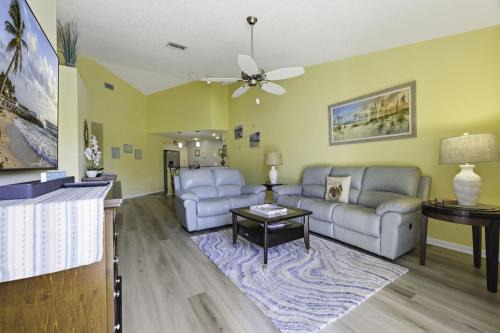 Isla Del Sol Vista Verde East 2 212 2 BD 2 BA