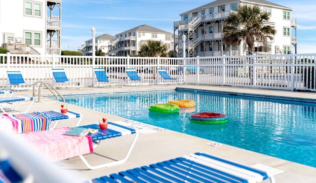 Isle In The Sun|Beachfront Steps·Pool·Emerald Isle