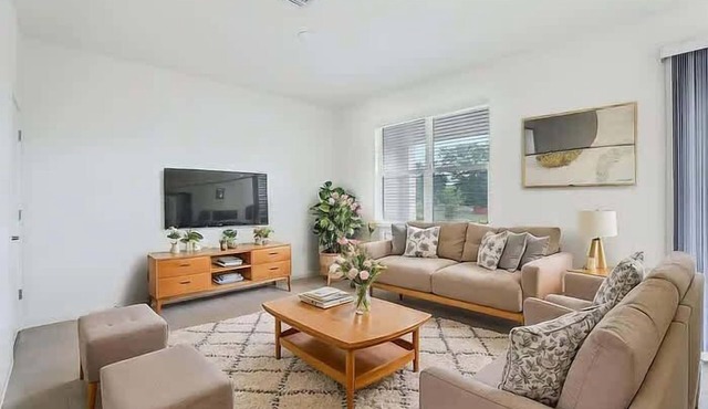 Kissimmee Retreat 4BR House, Pool & Games