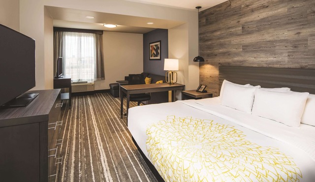 La Quinta Inn & Suites by Wyndham Atlanta South - McDonough