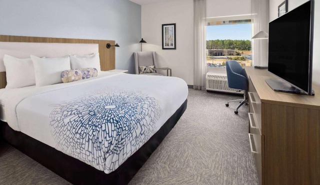 La Quinta Inn & Suites by Wyndham Locust Grove