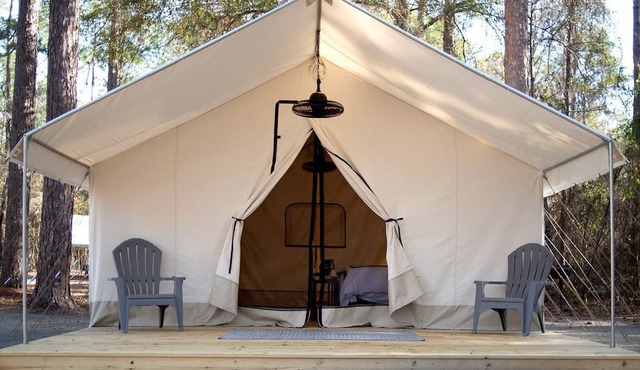 Lake Blackshear Glamping Retreat: Cozy Safari Tent in Cordele, Georgia