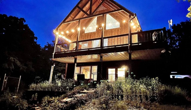 Lake Front Retreat - Pool Table, Golf Cart, Kayaks in Lampe