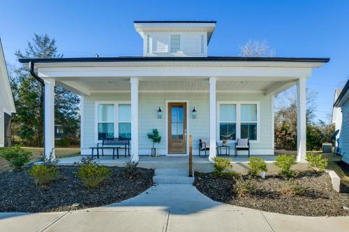 Lake Greenwood Access: Modern Escape w/Patio!