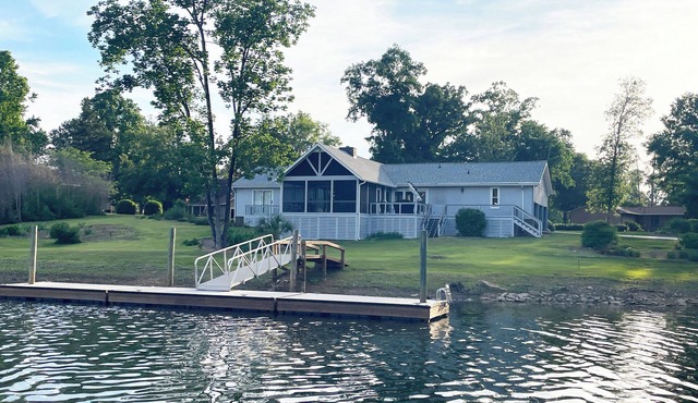 Lake Murray/Chapin - New Kitchen/screen porch on quiet cove with boat ramp, dock
