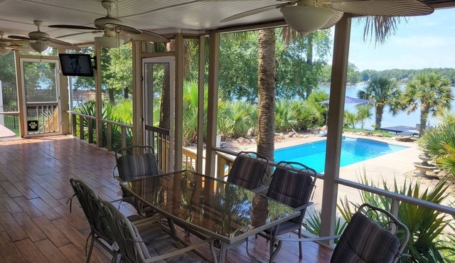 Lake Murray Lakefront Pool House
