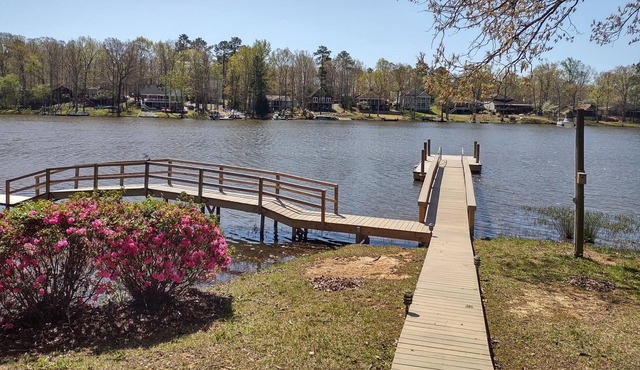 Lake Murray-Large Family Vacation Home!