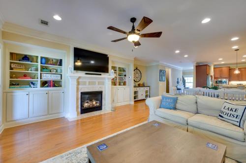 Lake Oconee Abode w/Patio, Grill & Fire Pit Table in Eatonton