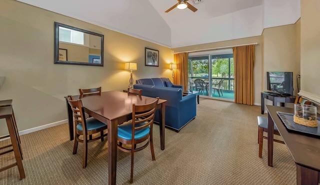Lakefront Condo with Indoor Pool, Hot Tub & Resort Access