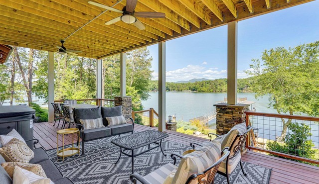 Lakefront Hiawassee Gem: Boat Dock w/Rooftop Deck