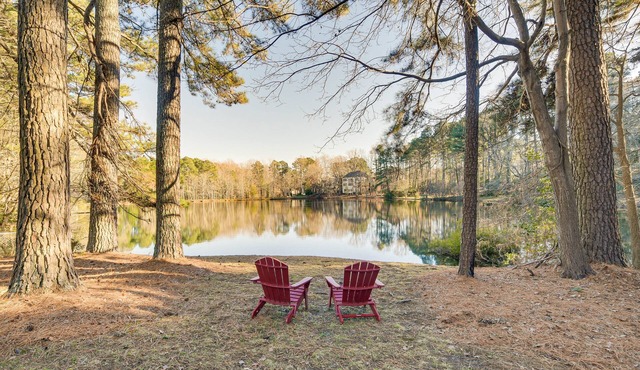 Lakefront Raleigh Home w/Deck: 12 Mi to Downtown!