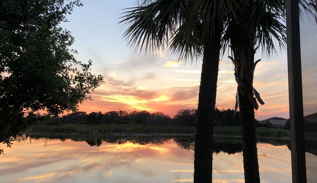 Lakefront Sunsets, Private Pool, Lazy River, Clubhouse & 24~7 Owner Support