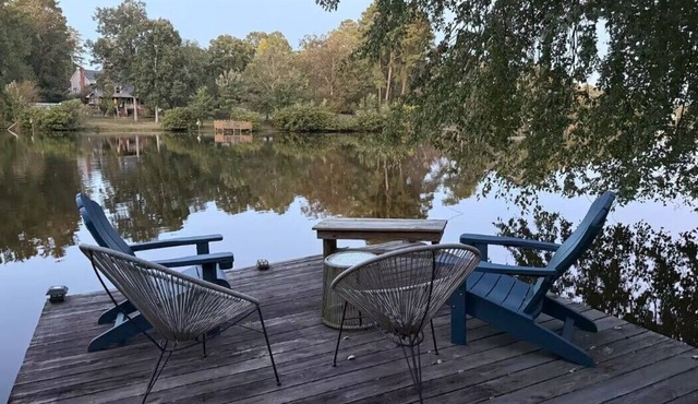Lakehouse Retreat Kayak Pet Friendly Mins to Bragg
