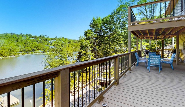 Lakeside Cabin W Private Covered Dock & Party Pad