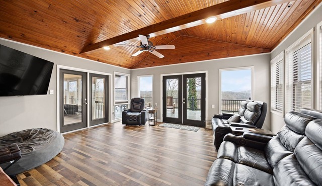 Lakeview Lodge Sleeps 14 Game Room Fire Pit in Bronston