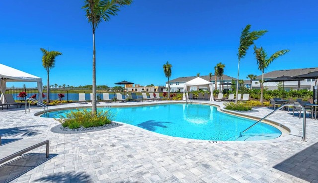 Lakewood Ranch - 2 Bed 2.5Bath Townhome with LakeViews!