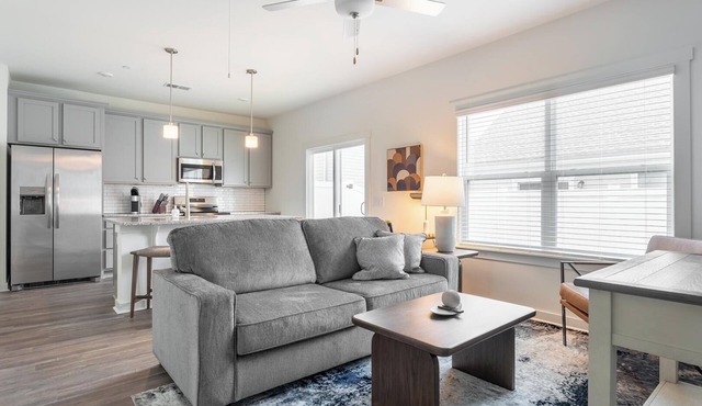 Landing | Amazing 2BD, Clubhouse, Pool