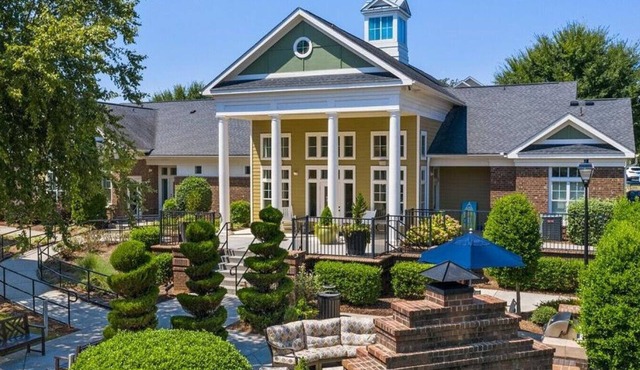 Landing at Hawthorne at the Greene - 1 Bedroom in Bradfield Farms