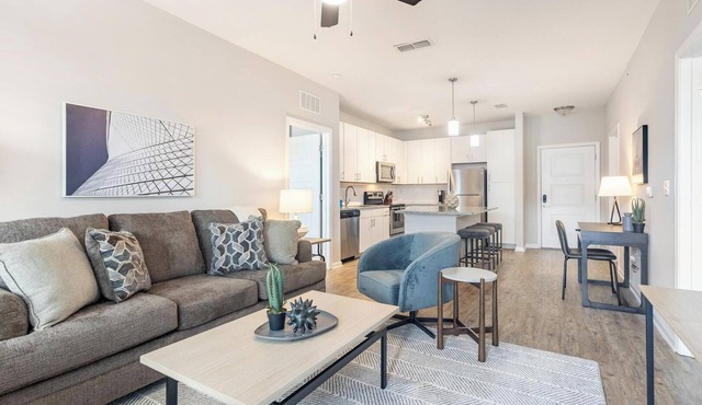 Landing | Beautiful 2BD, Pool, Gym