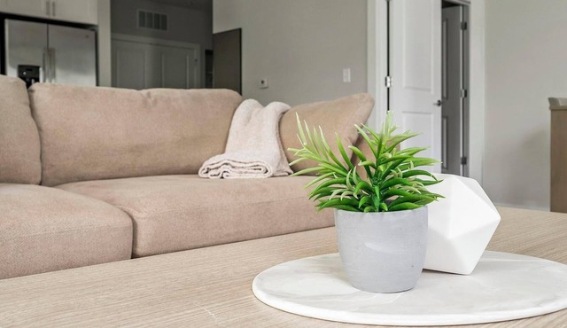 Landing | Chic 2BD, Gym, Pool