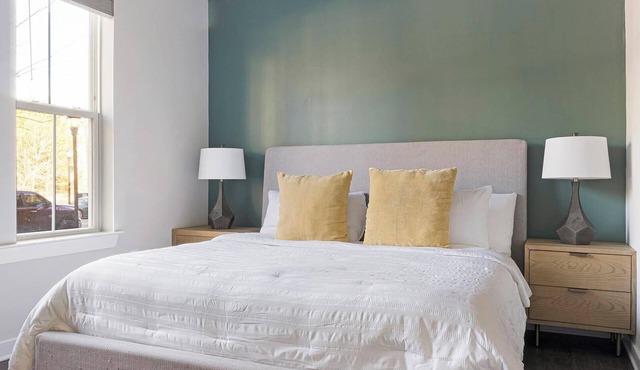Landing | Incredible 1BD, Pool, Gym