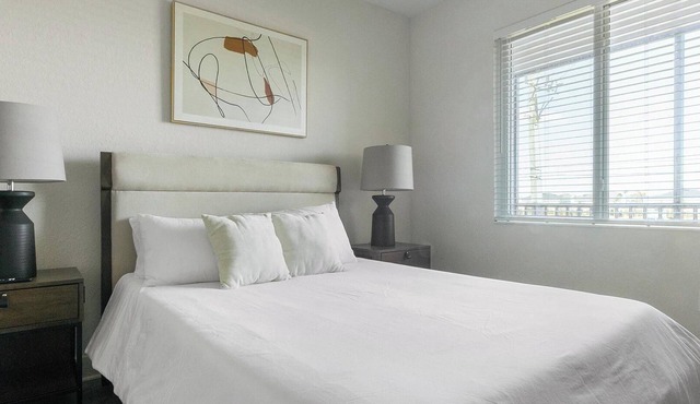 Landing | Modern 2BD, Yoga Studio, Pool
