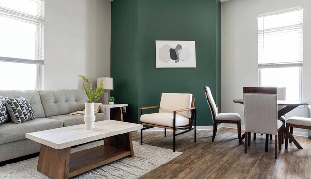 Landing | Spectacular 2BD in Downtown