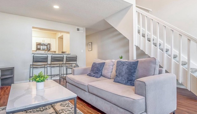 Landing | Spectacular 2BD, Pool, Gym