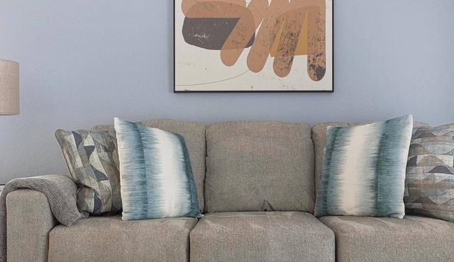 Landing | Spectacular 1BD, Courtyard, Tennis Court