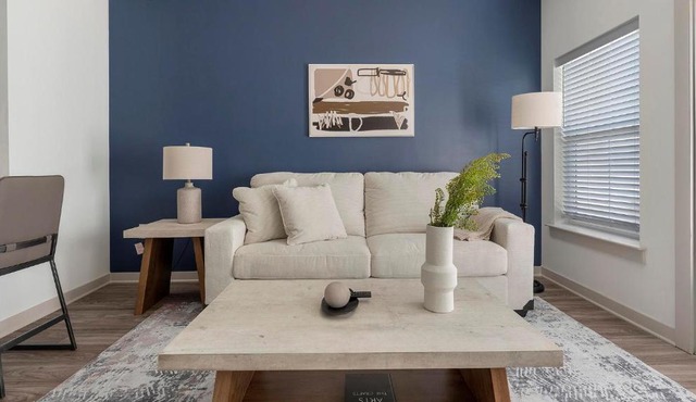Landing Stunning 1BD Gym Game Room