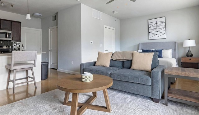Landing | Stunning Studio, Clubhouse, Pool in Kyle