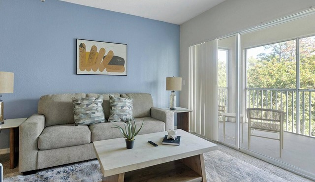 Landing | Stylish 1BD, Tennis Court, Clubhouse