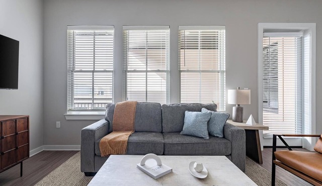 Landing | Stylish 2BD, Gym, Clubhouse