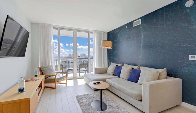 Large 2-Bedroom Condo Near Ocean w Amenities 1709