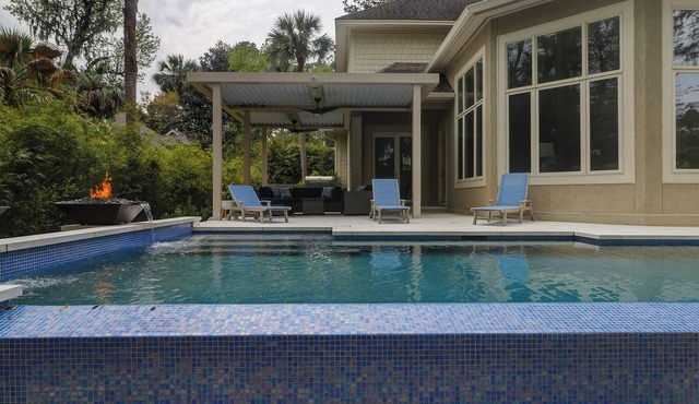 Large luxury 6bdrm, just steps to the beach, private pool, world class golf