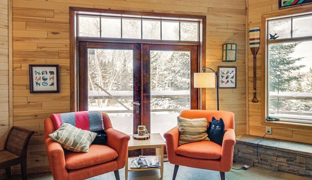 Large modern home on 8 private acres Pike River Flowage-Lake Vermilion Adjacent in Tower