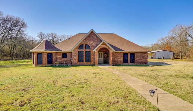 Large Yard, Fire Pit & Games: Grandview Haven! in Grandview