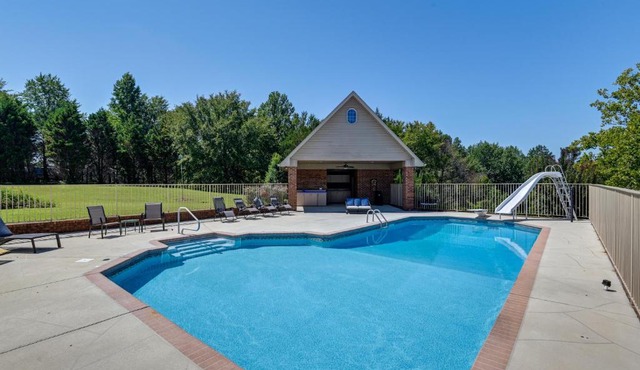 Lebanon Family Getaway w/Pool, Bikes & Trails!